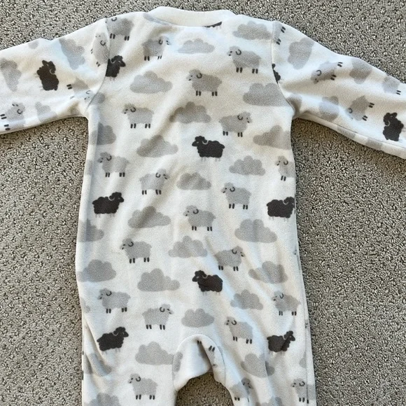 Fleece feetie pajamas - Picture 3 of 4